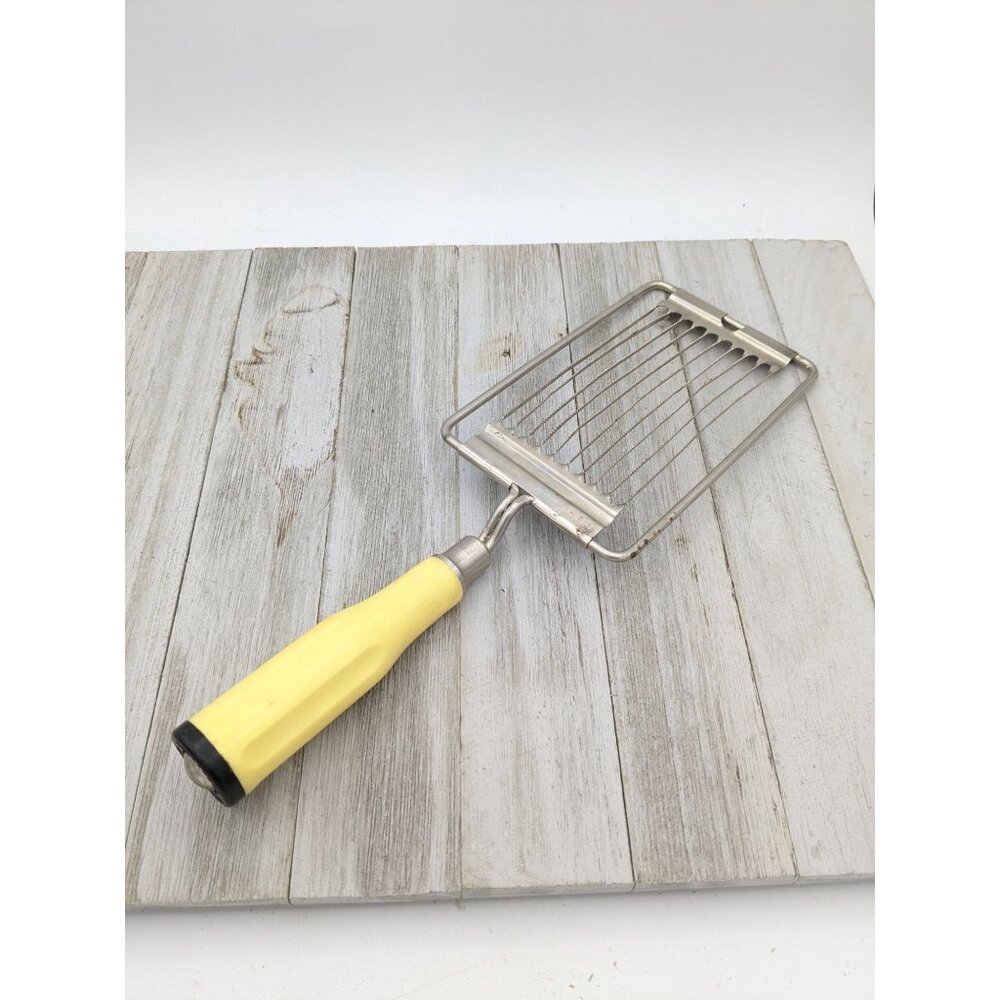 Progressus Miracle Tomato Slicer Kitchen Gadget Yellow Handle Italy - Picture 4 of 9